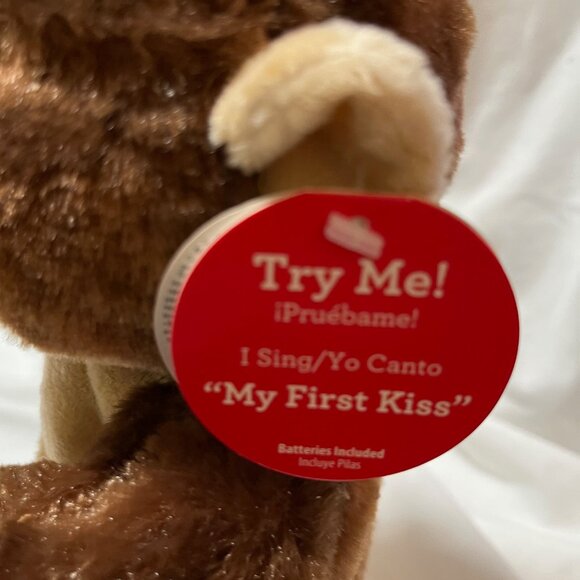 My first Kiss singing and dancing Monkey 12 inches tall - Picture 3 of 4